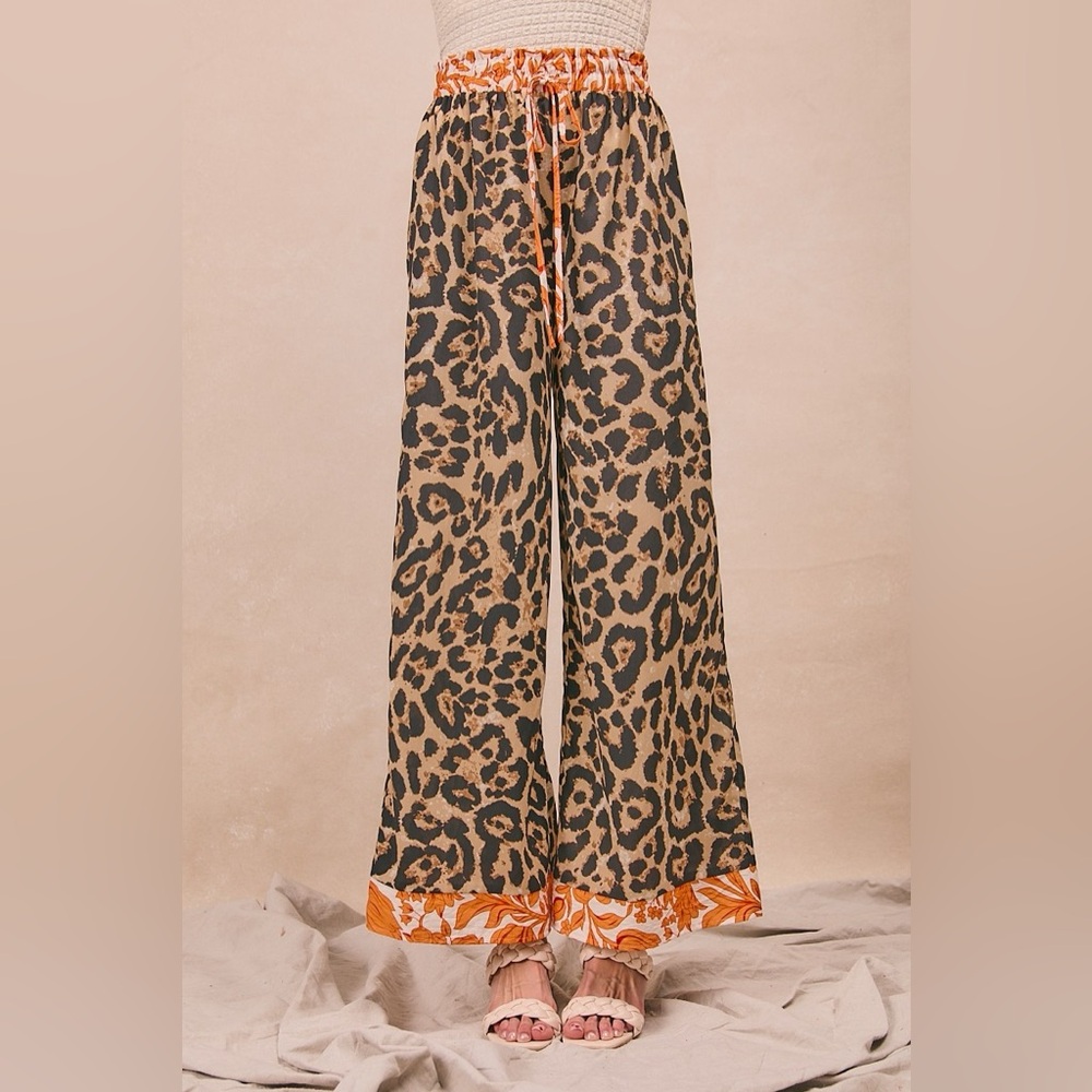 BiBi Leopard Print With Contrast Banded Wide Pants - Picture 2 of 10